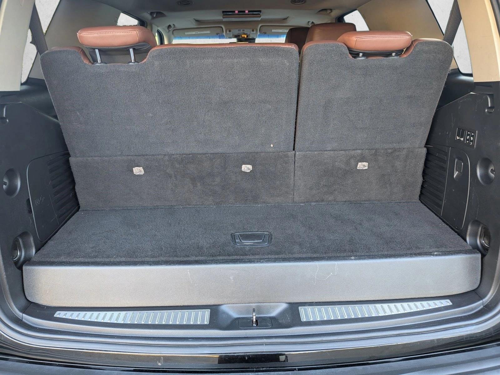 2020 Cadillac Escalade Premium Luxury photo 5