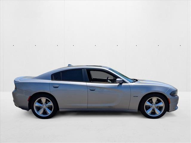 2016 Dodge Charger R/T photo 4
