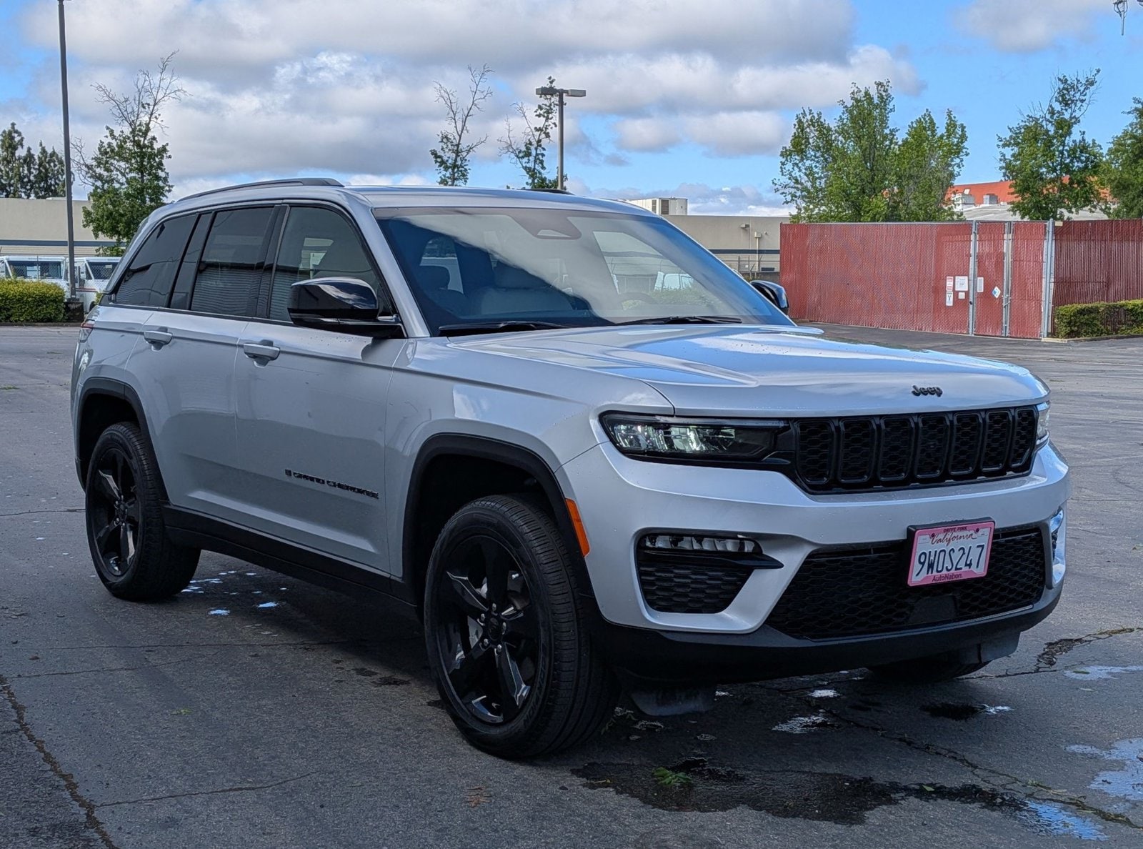 2025 Jeep Grand Cherokee Limited photo 2