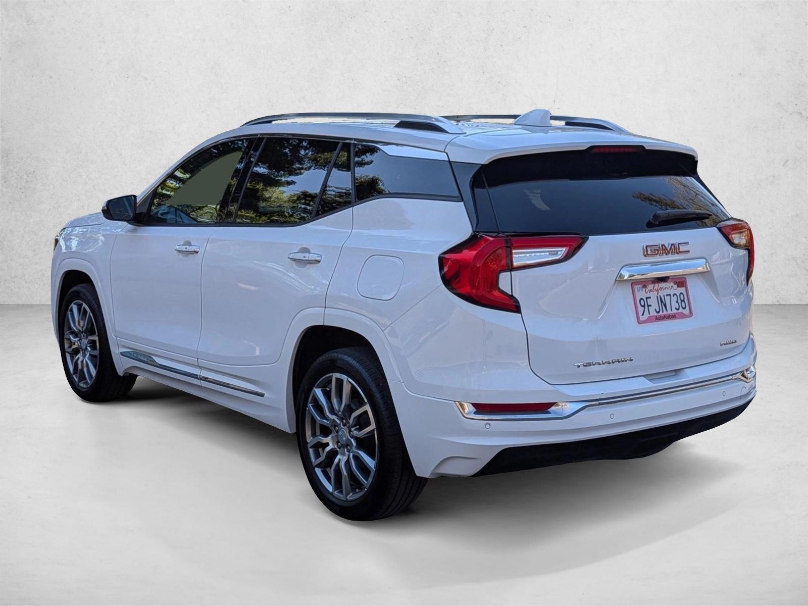 2023 GMC Terrain Denali photo 3