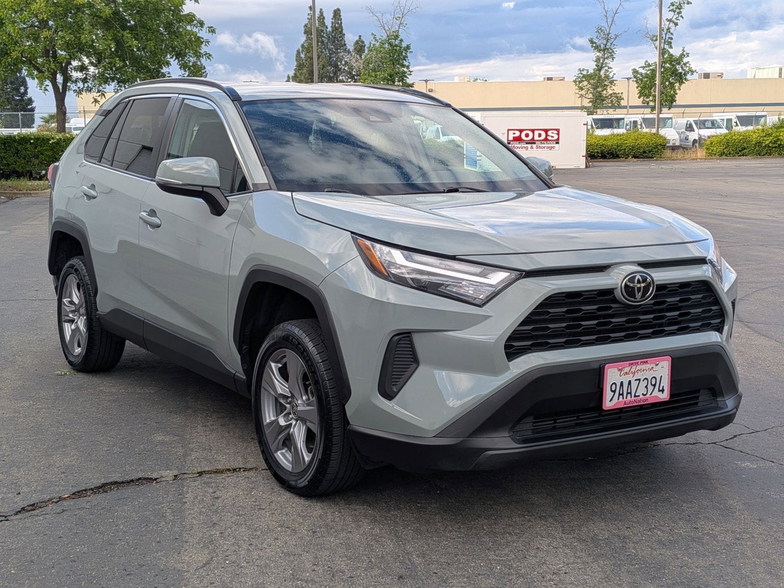2022 Toyota RAV4 XLE photo 3