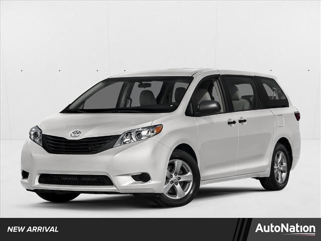 2015 Toyota Sienna LE V6 8-Passenger's photo
