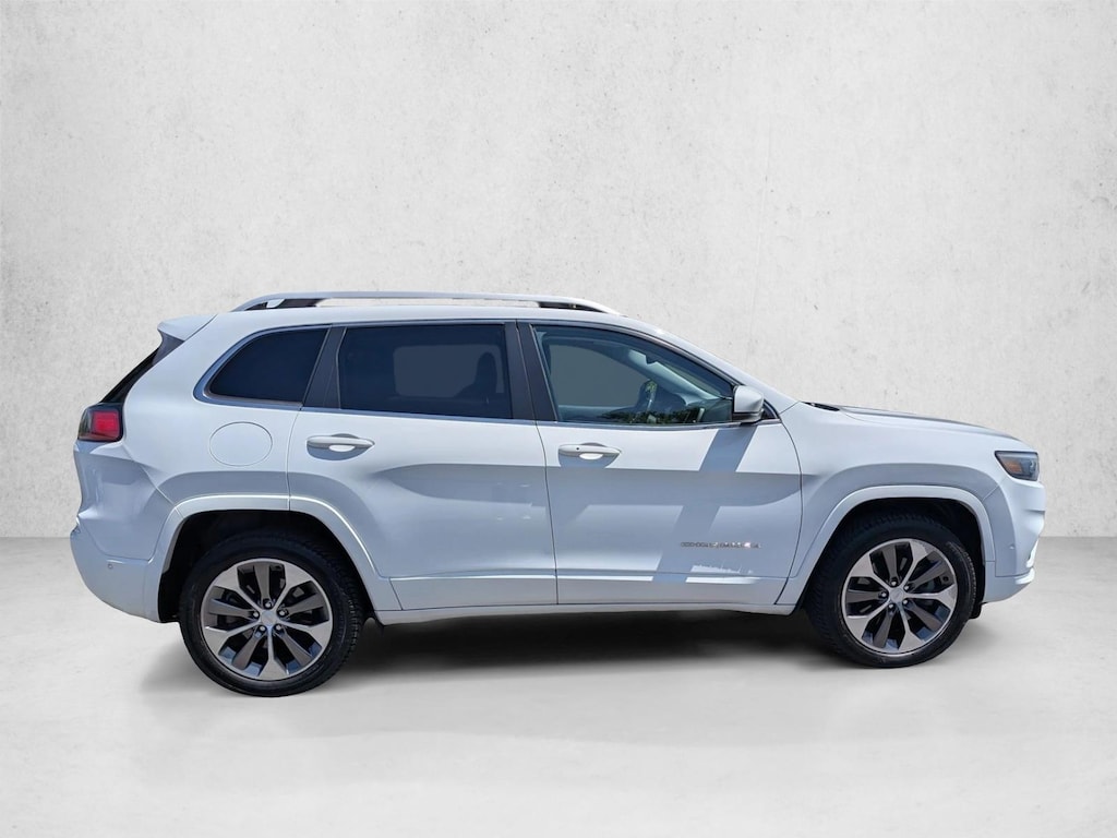 Used 2019 Jeep Cherokee Overland Sport Utility