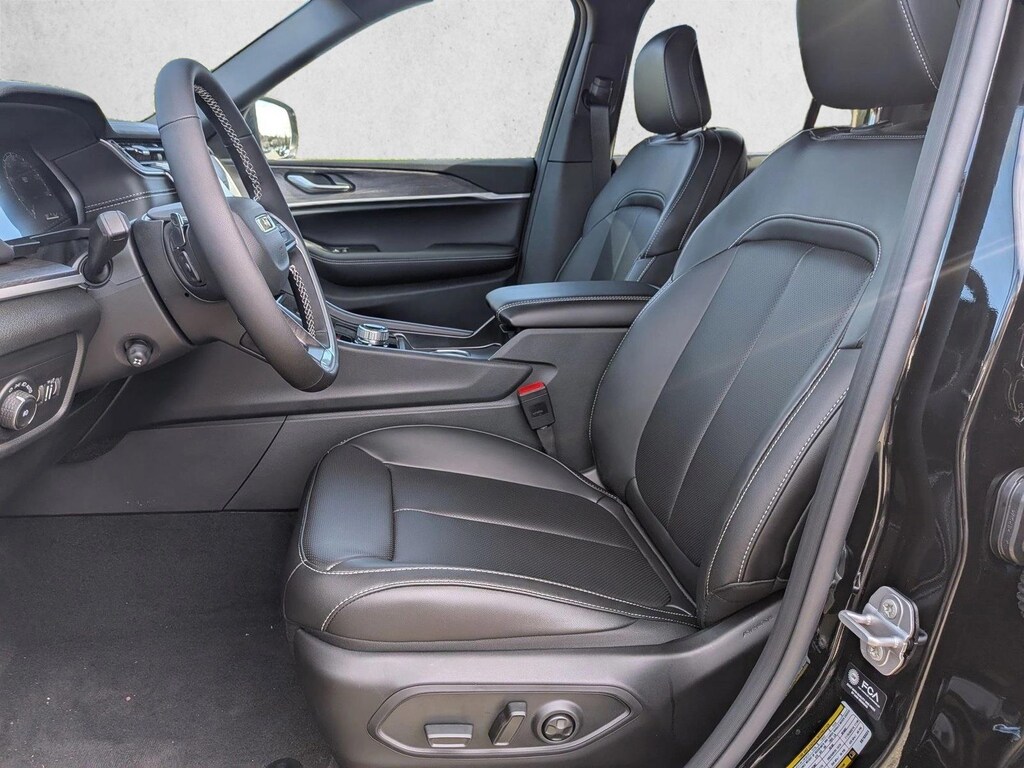 New 2025 Jeep Grand Cherokee Limited SUV