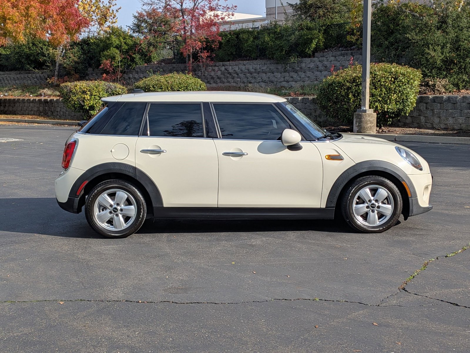 2019 Mini Cooper Hardtop 4 Door photo 4