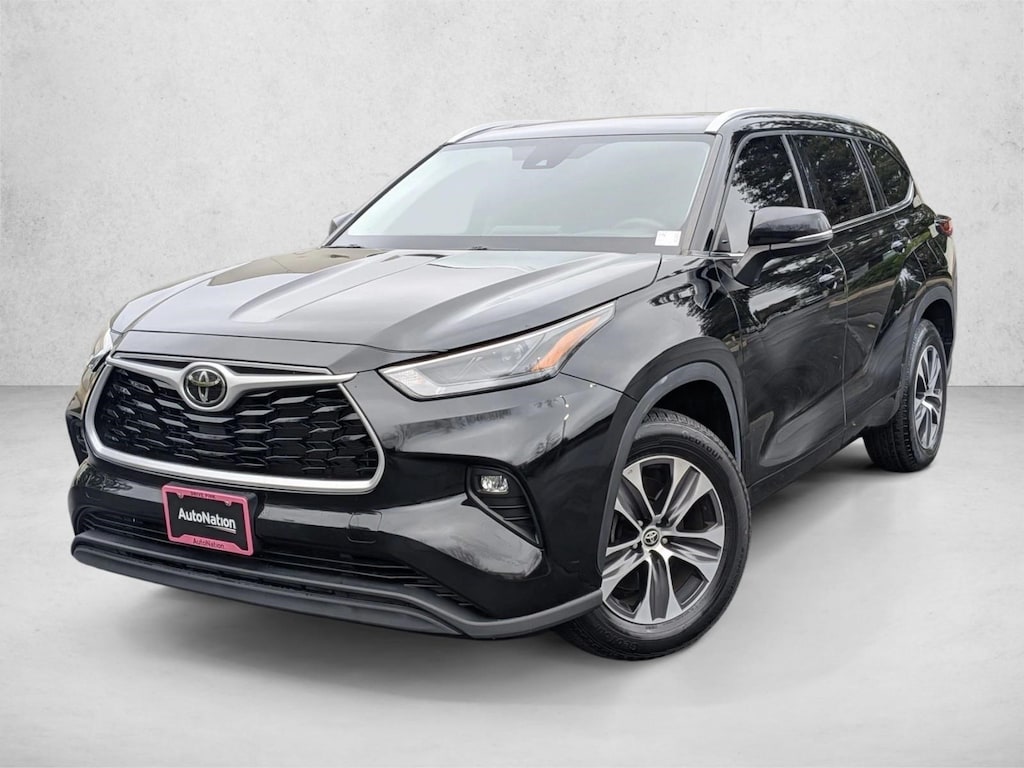 Used 2022 Toyota Highlander XLE SUV