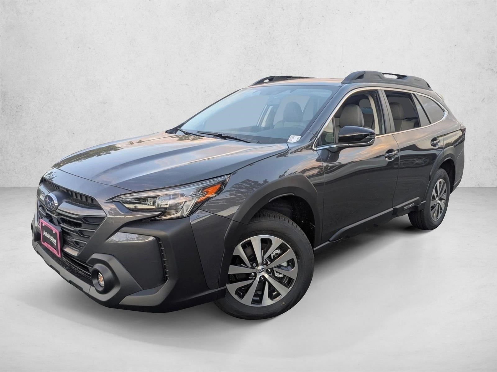 2025 Subaru Outback Premium's photo