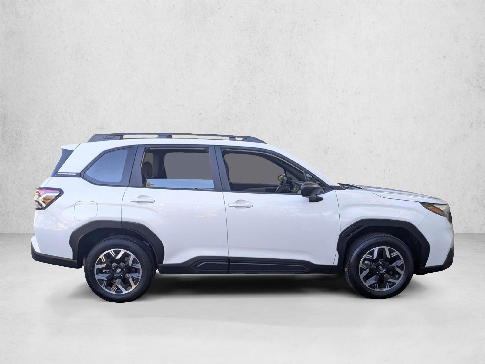 2025 Subaru Forester Base photo 4