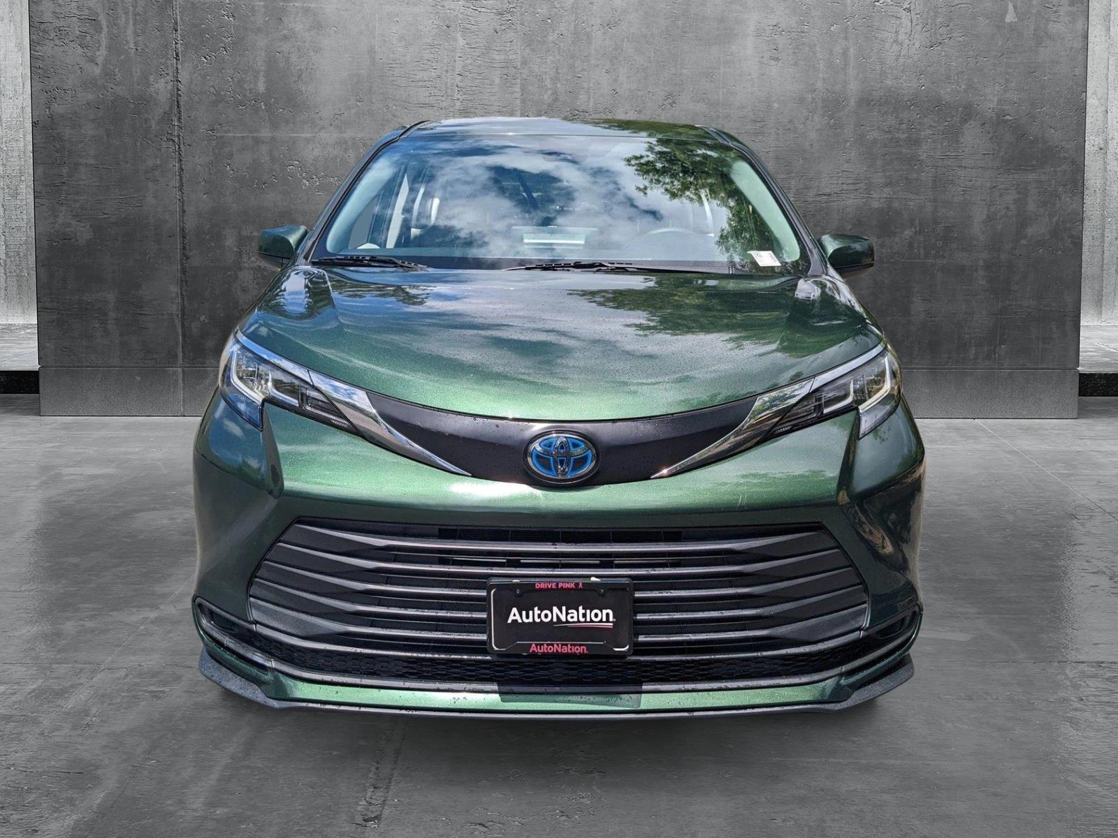Used 2022 Toyota Sienna LE with VIN 5TDKRKEC8NS080049 for sale in Roseville, CA