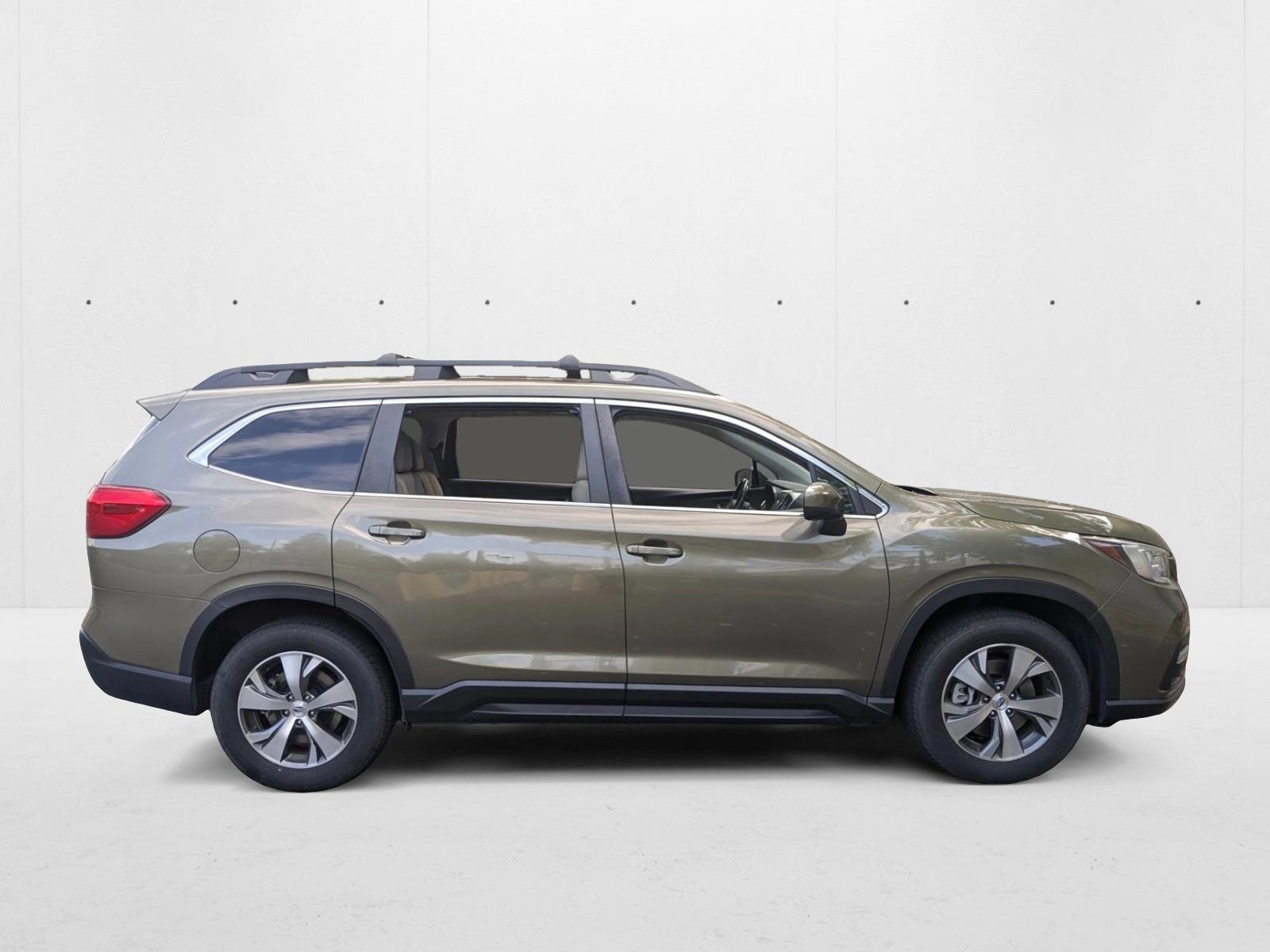 2022 Subaru Ascent Premium photo 2
