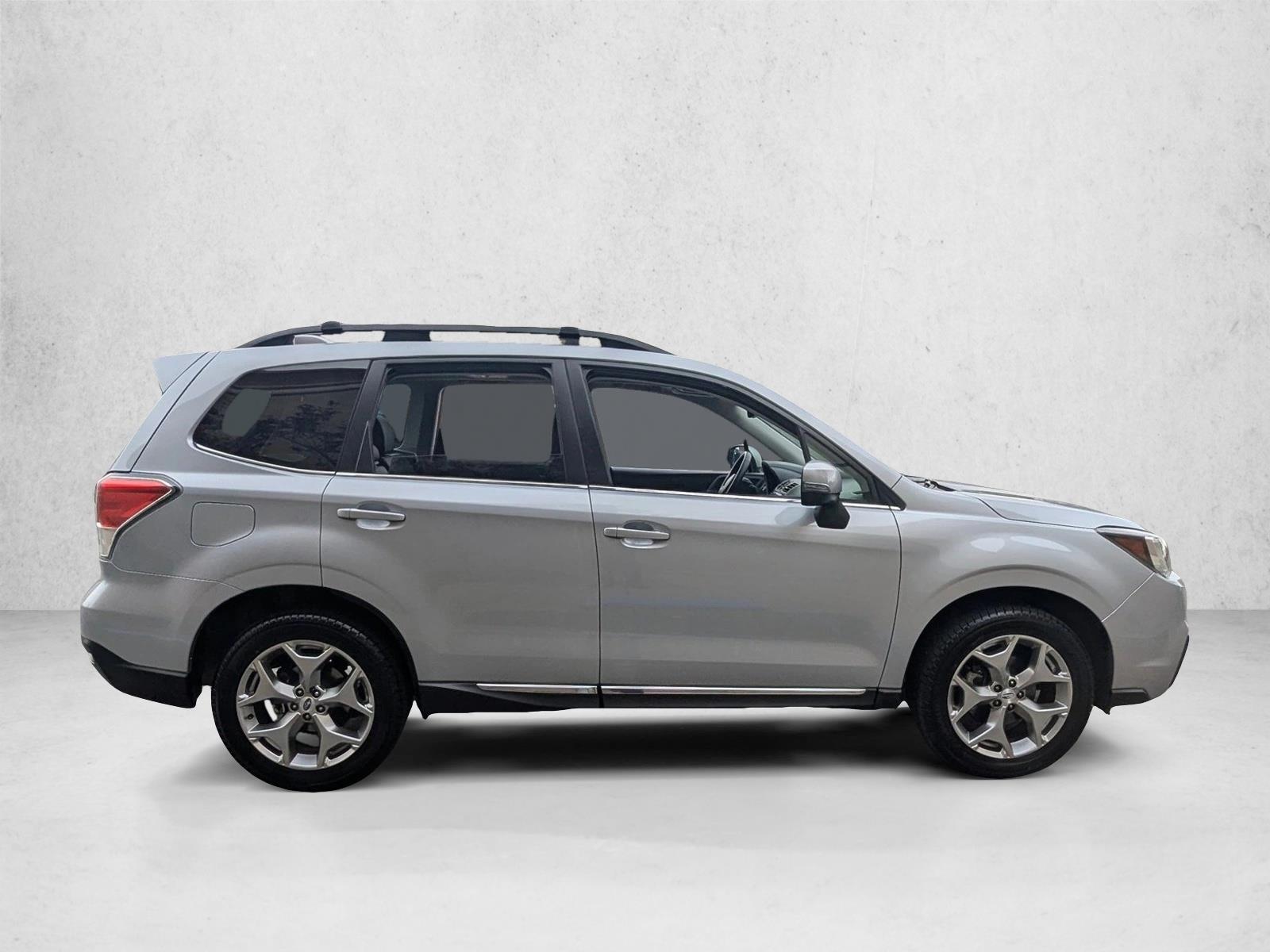 2018 Subaru Forester Touring photo 3