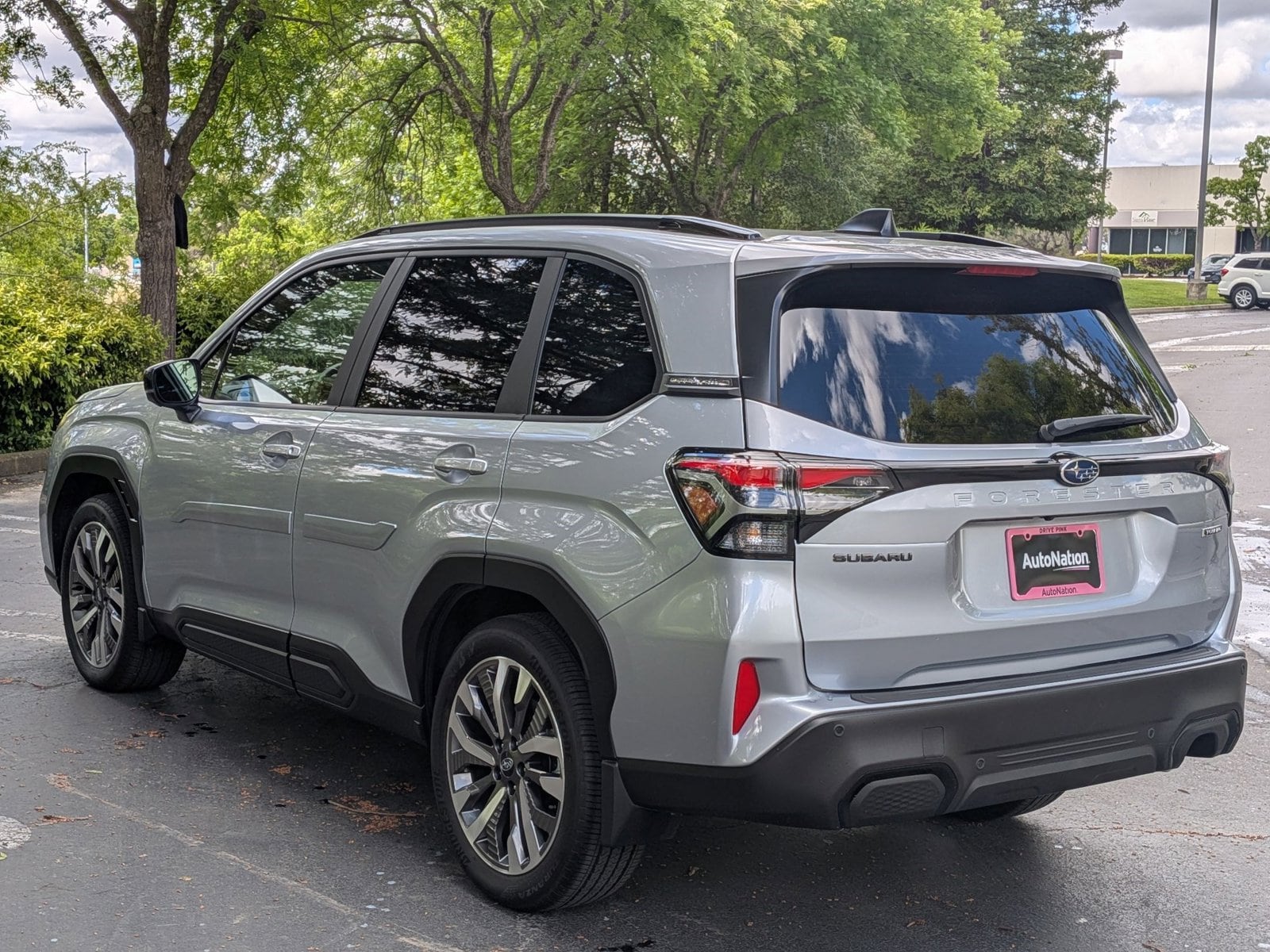 2025 Subaru Forester Touring photo 3