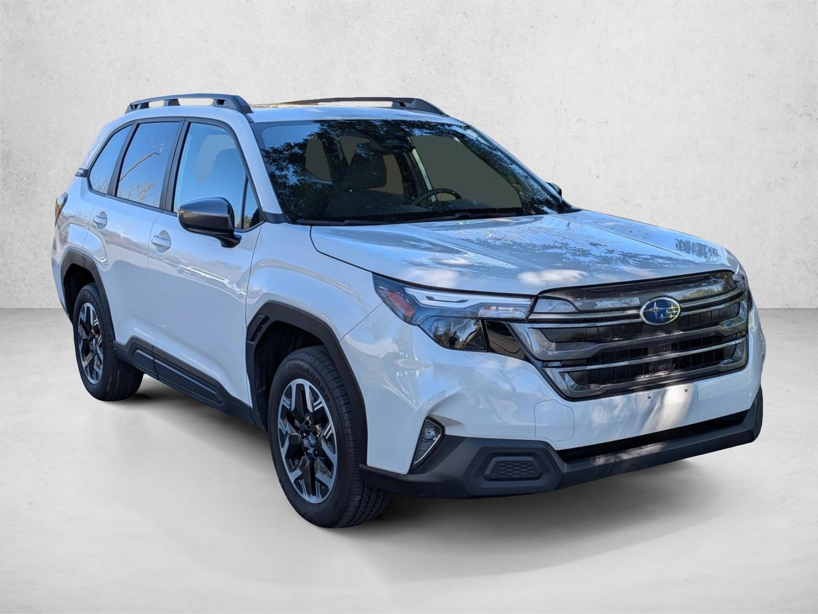 2025 Subaru Forester Premium photo 2