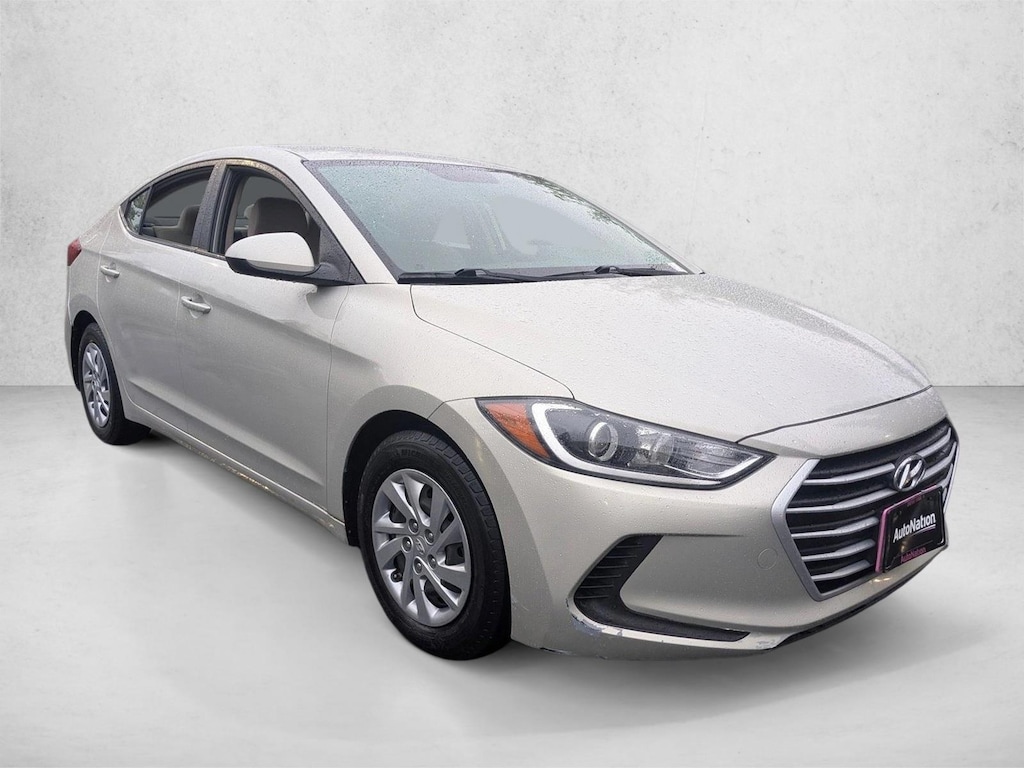 Used 2018 Hyundai Elantra SE Sedan