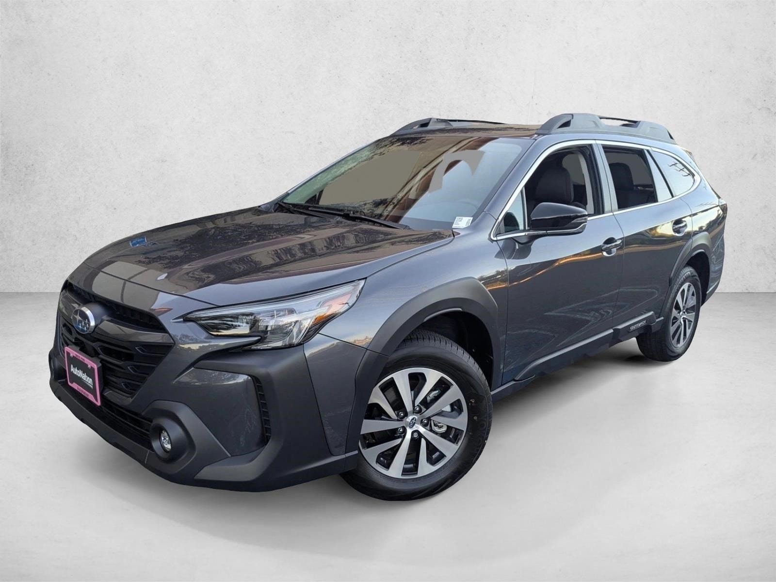 2025 Subaru Outback Premium's photo