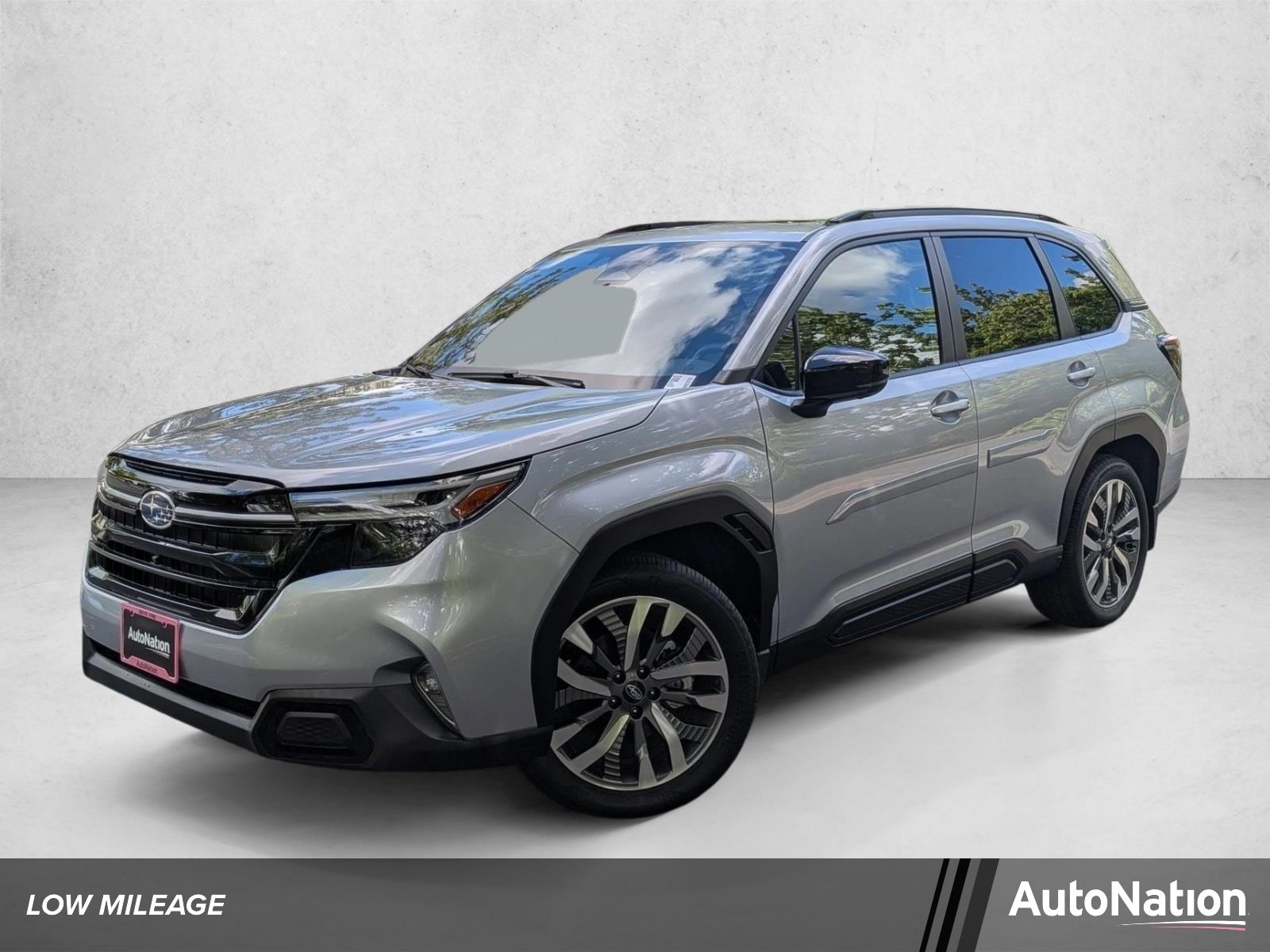 2025 Subaru Forester Touring's photo