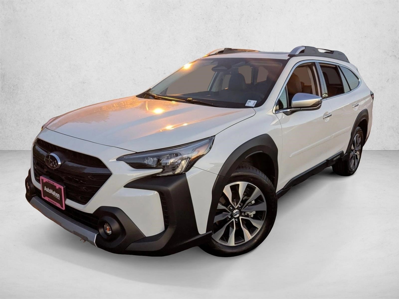 2025 Subaru Outback Touring's photo