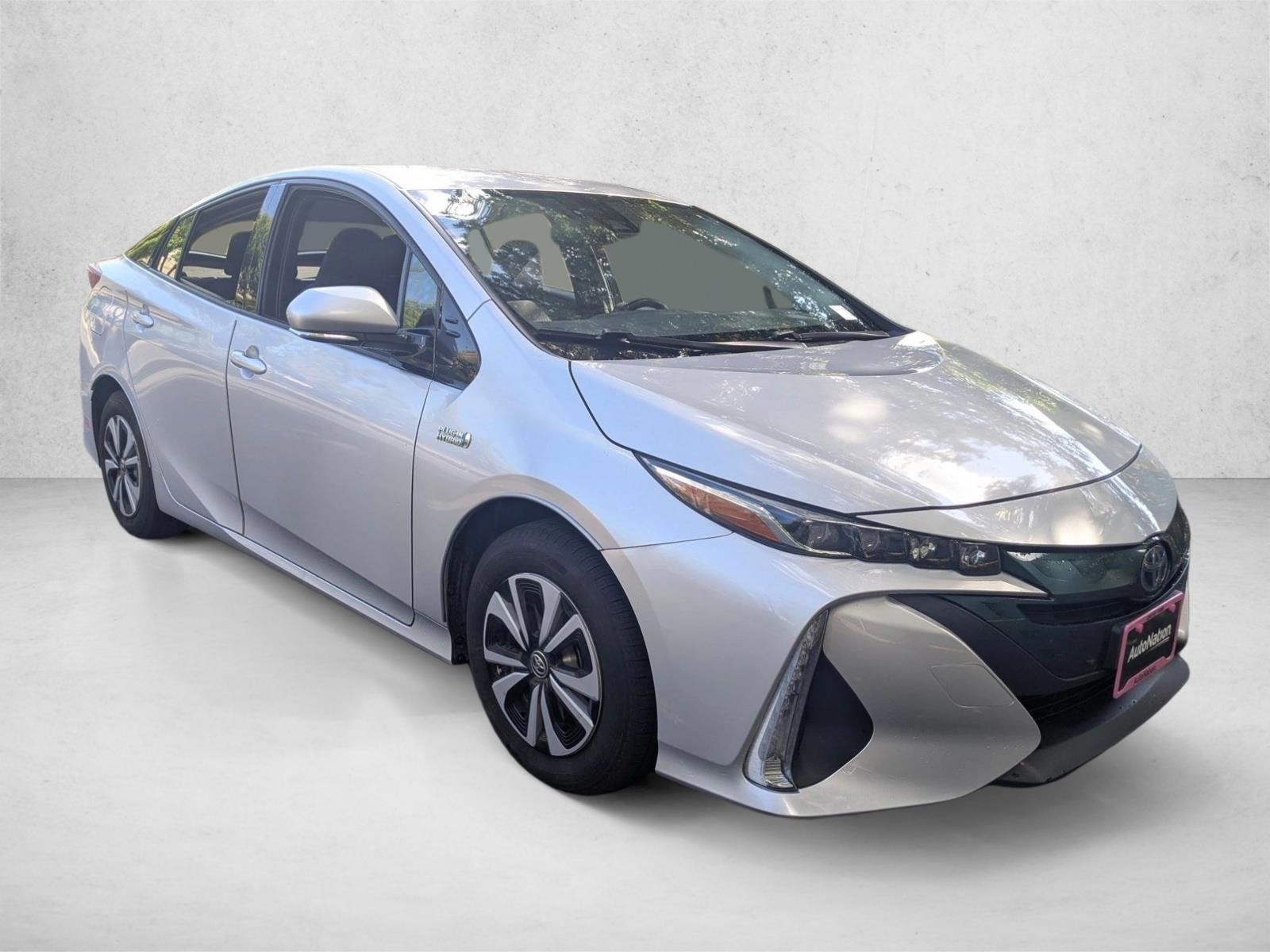 2019 Toyota Prius Prime Plus photo 3