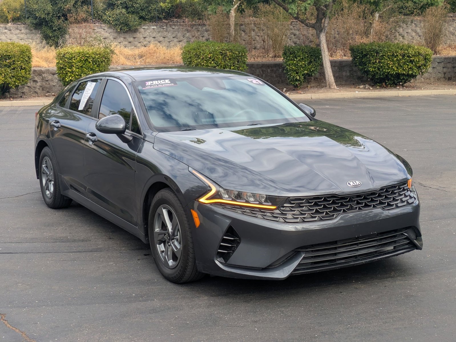 2021 Kia K5 LXS photo 2