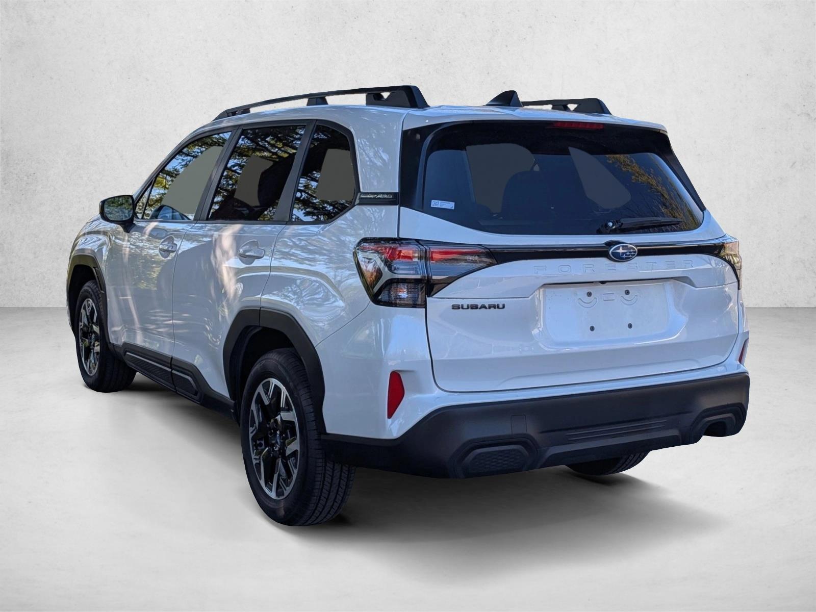 2025 Subaru Forester Premium photo 3