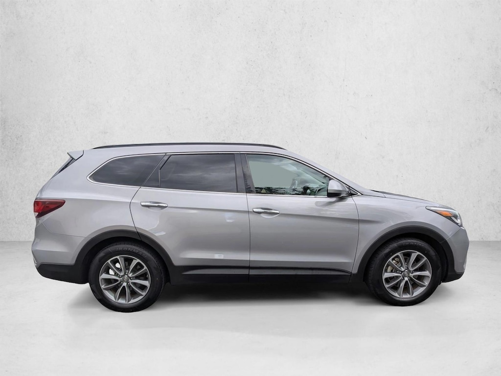 Used 2017 Hyundai Santa Fe SE SUV