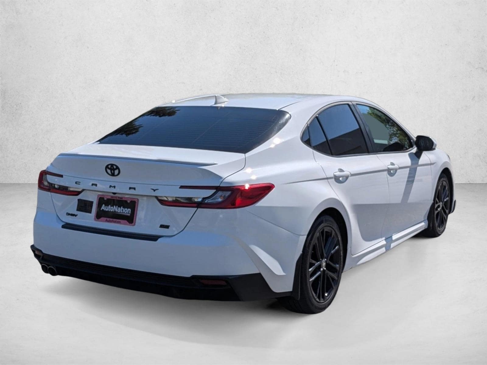 2025 Toyota Camry SE photo 5