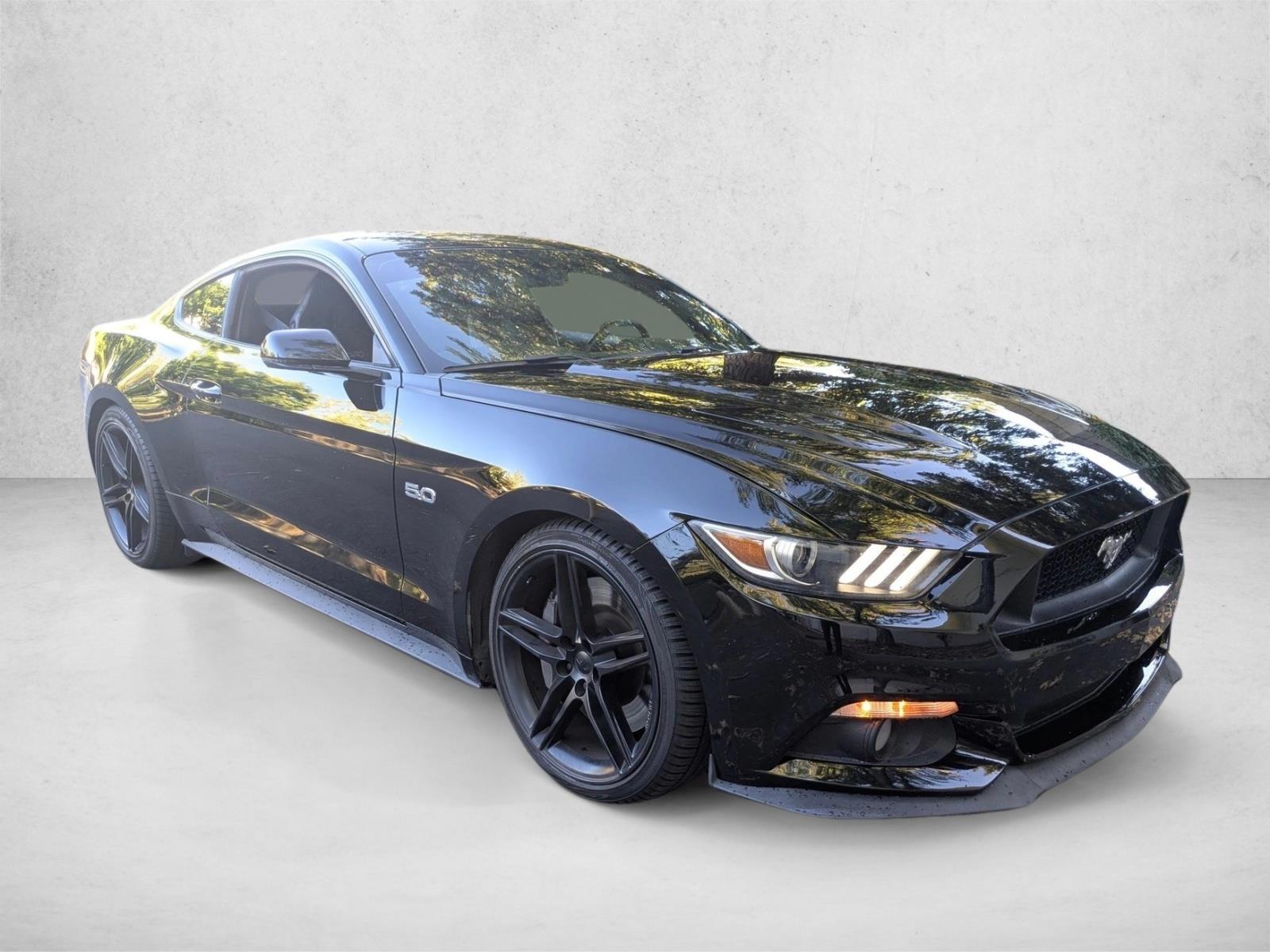 2015 Ford Mustang GT Premium photo 2