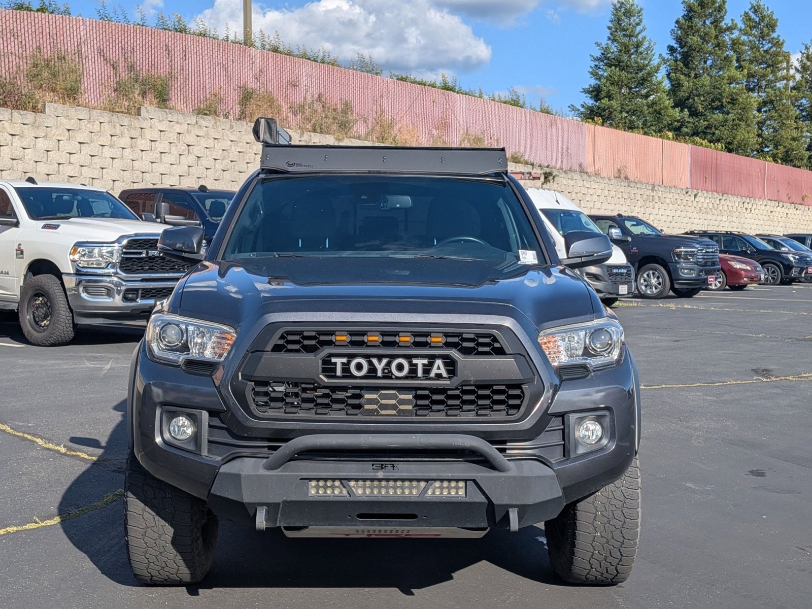 2019 Toyota Tacoma TRD Off Road photo 2
