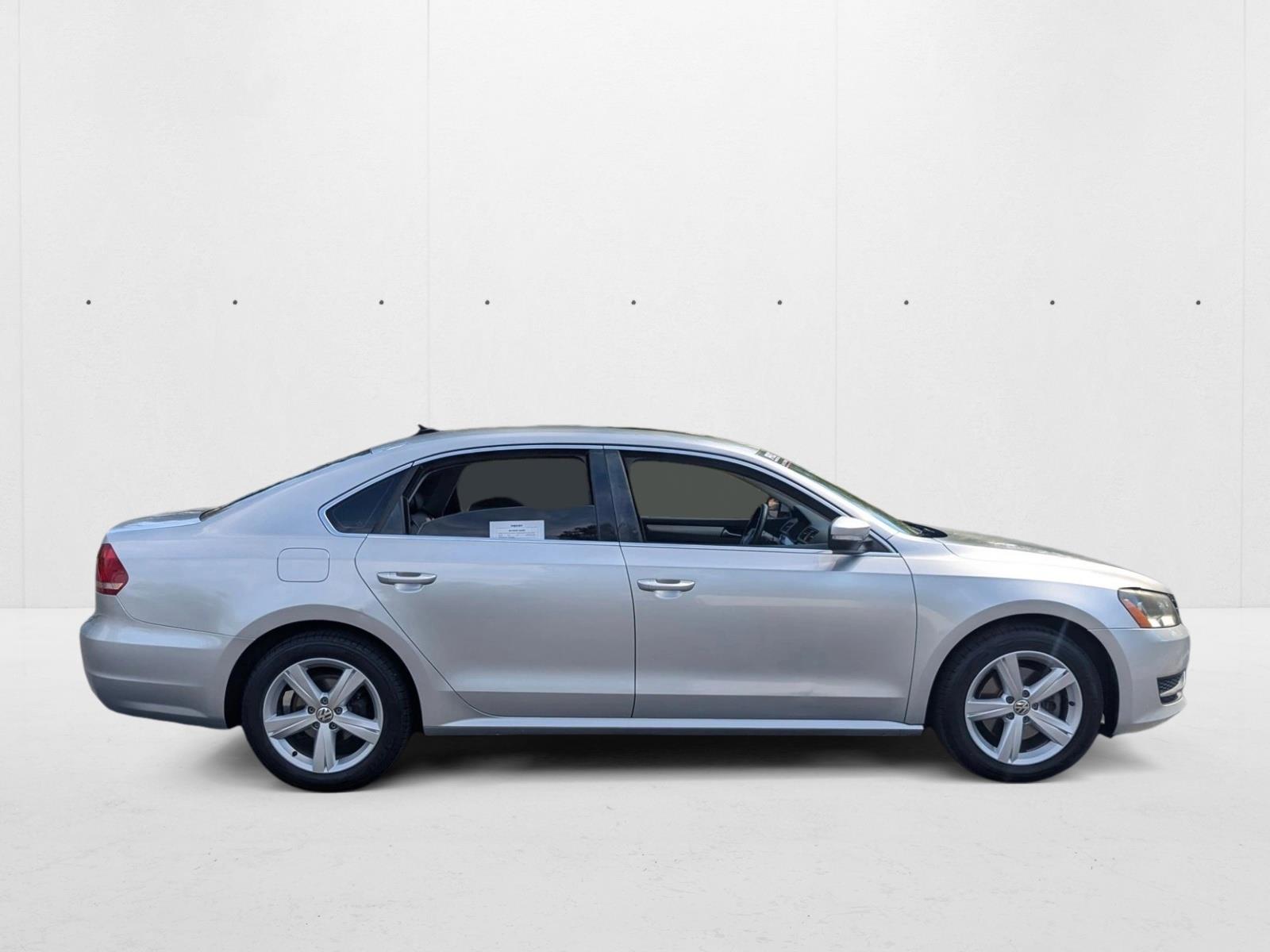 2013 Volkswagen Passat SE photo 3