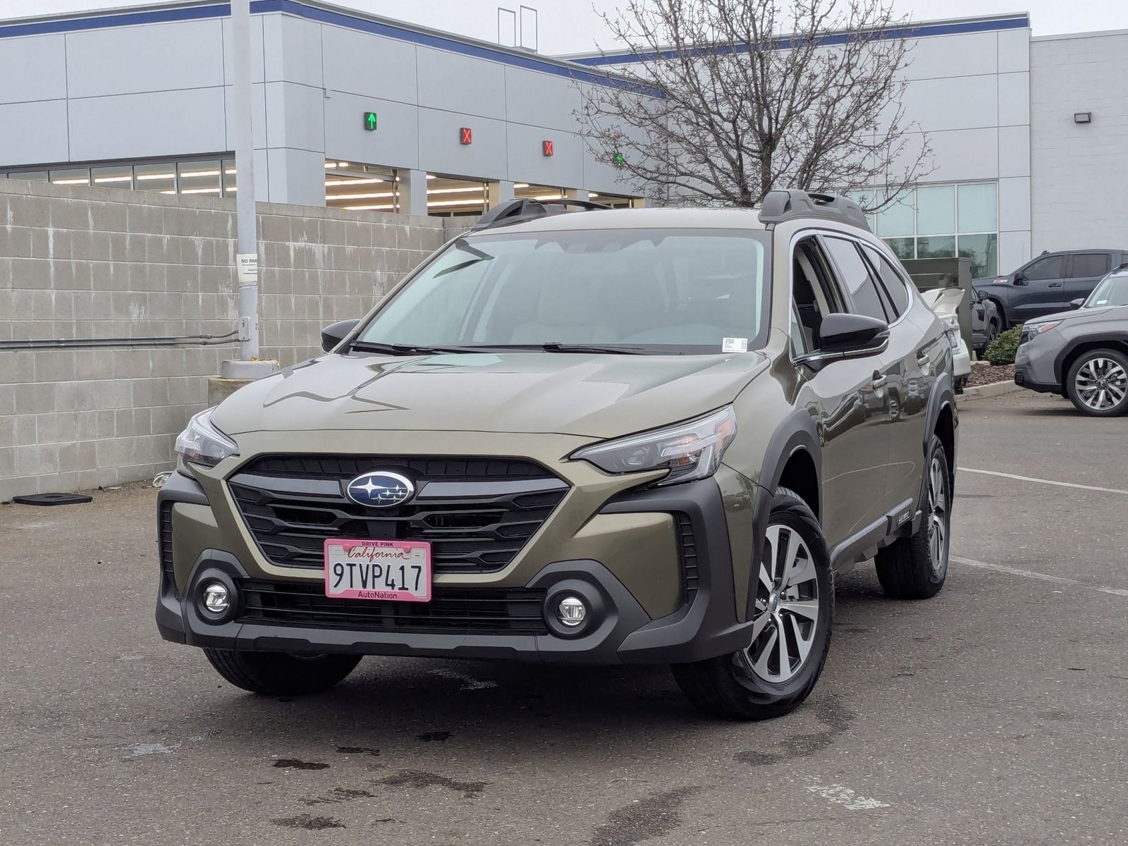 2025 Subaru Outback Premium's photo