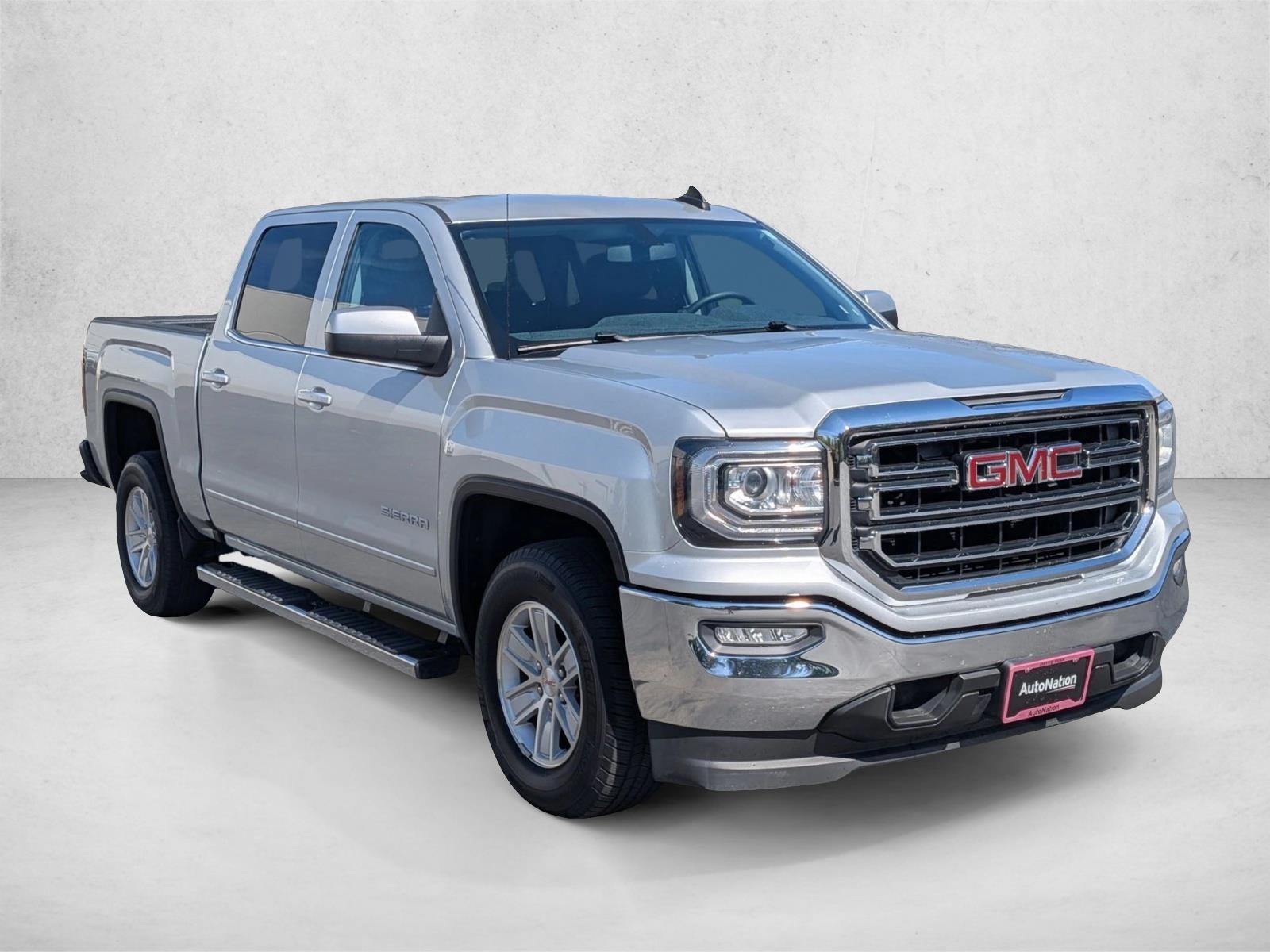 2016 GMC Sierra 1500 SLE photo 3