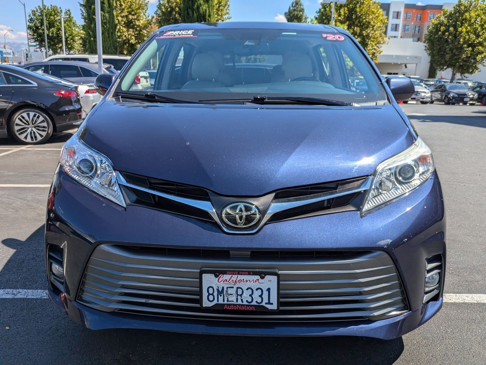 2020 Toyota Sienna XLE photo 2