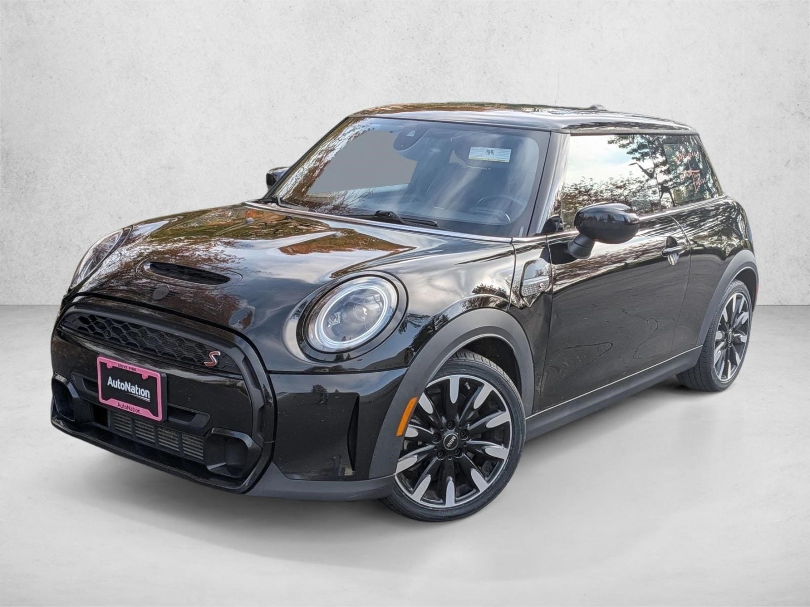 2022 MINI Hardtop 2 Door S's photo