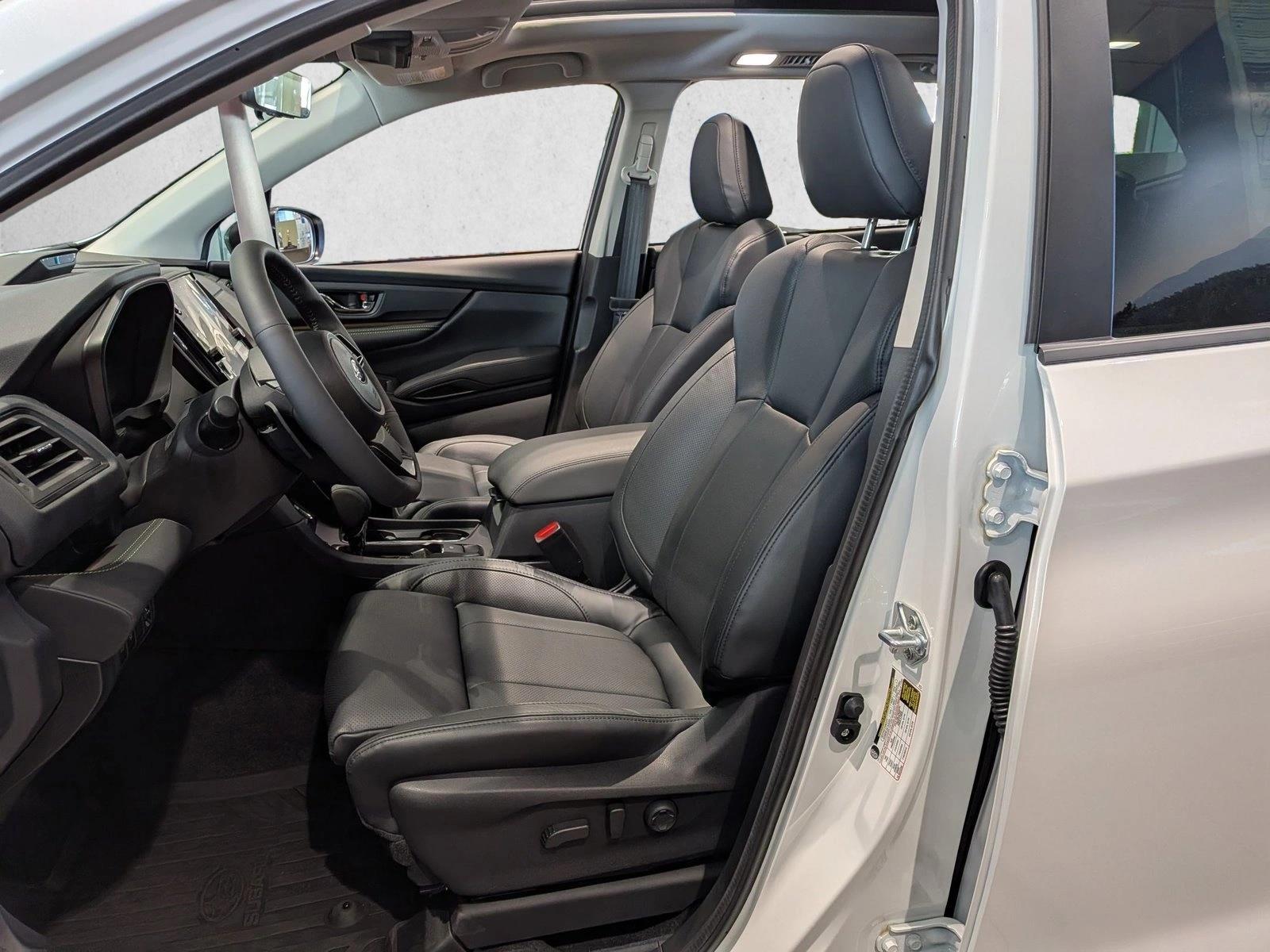 2025 Subaru Ascent Onyx Edition Touring photo 4