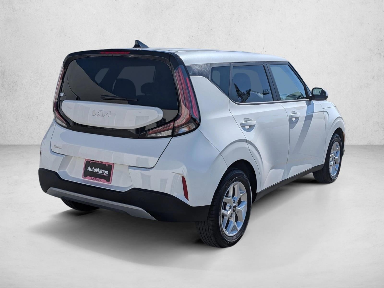 2025 Kia Soul LX photo 5
