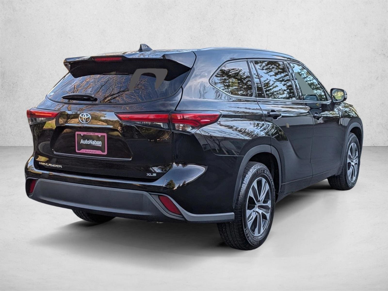2022 Toyota Highlander XLE photo 4