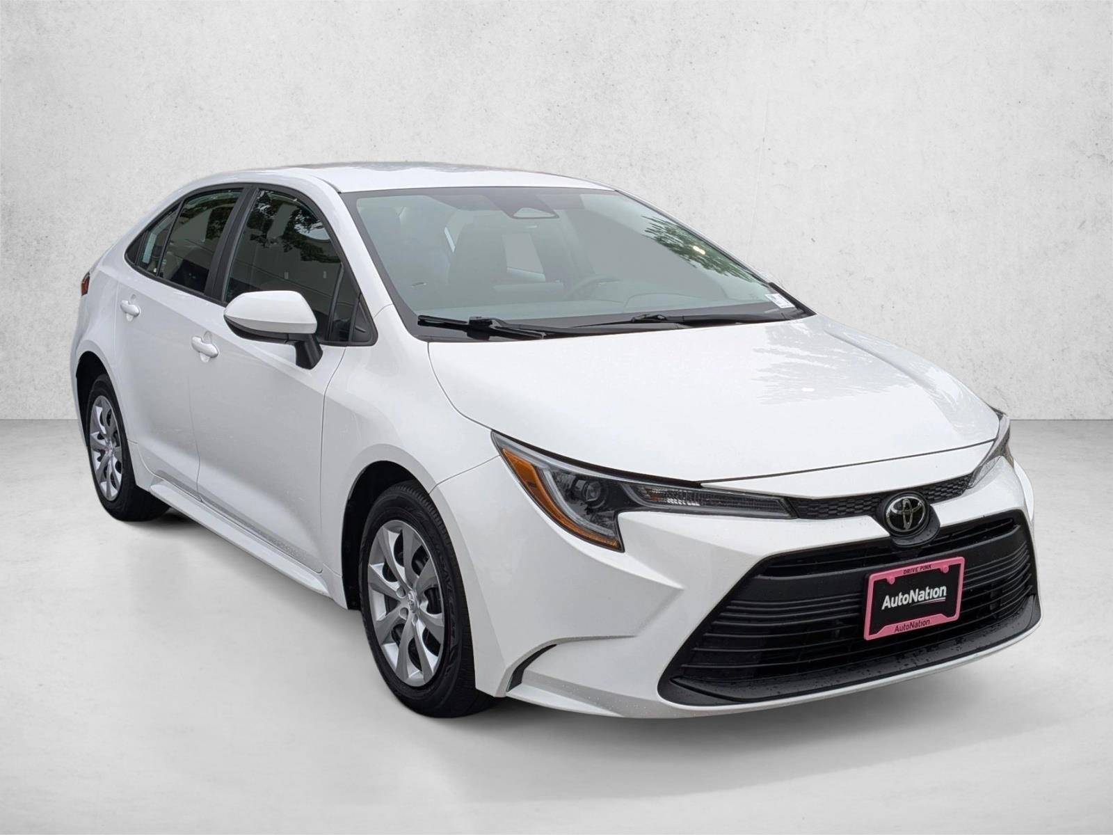 2023 Toyota Corolla LE photo 3