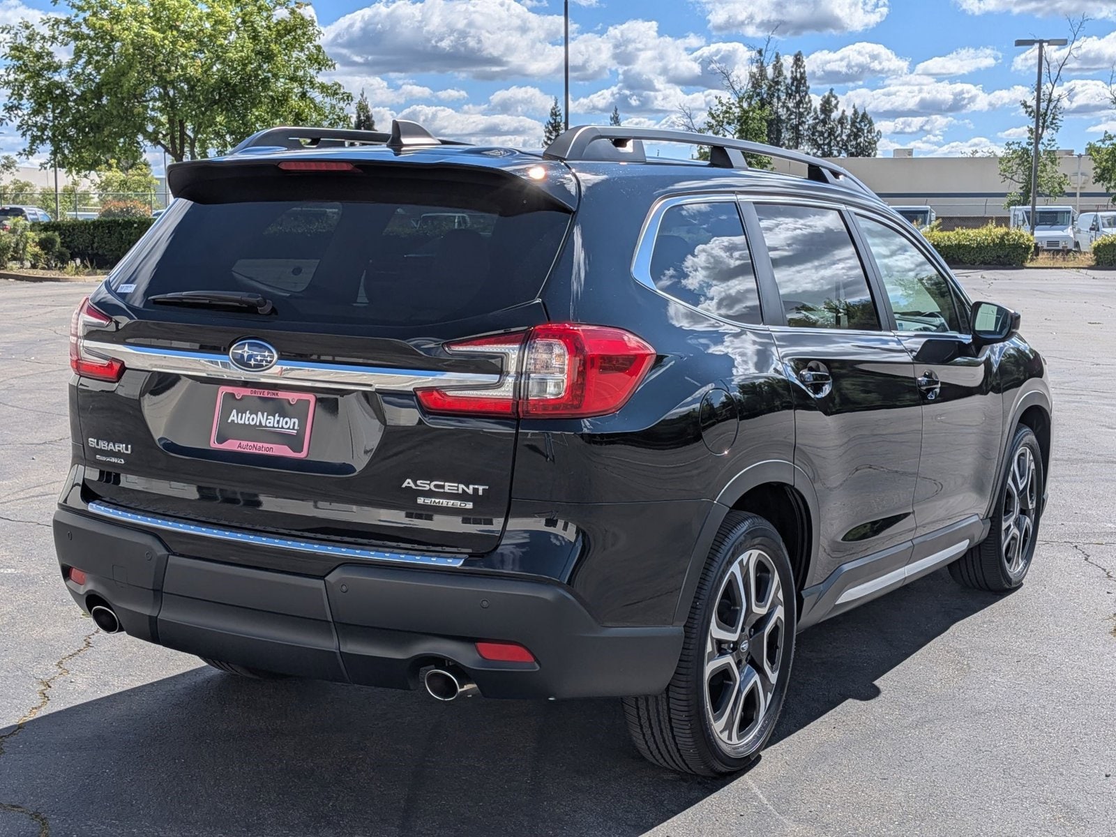 2024 Subaru Ascent Limited photo 4