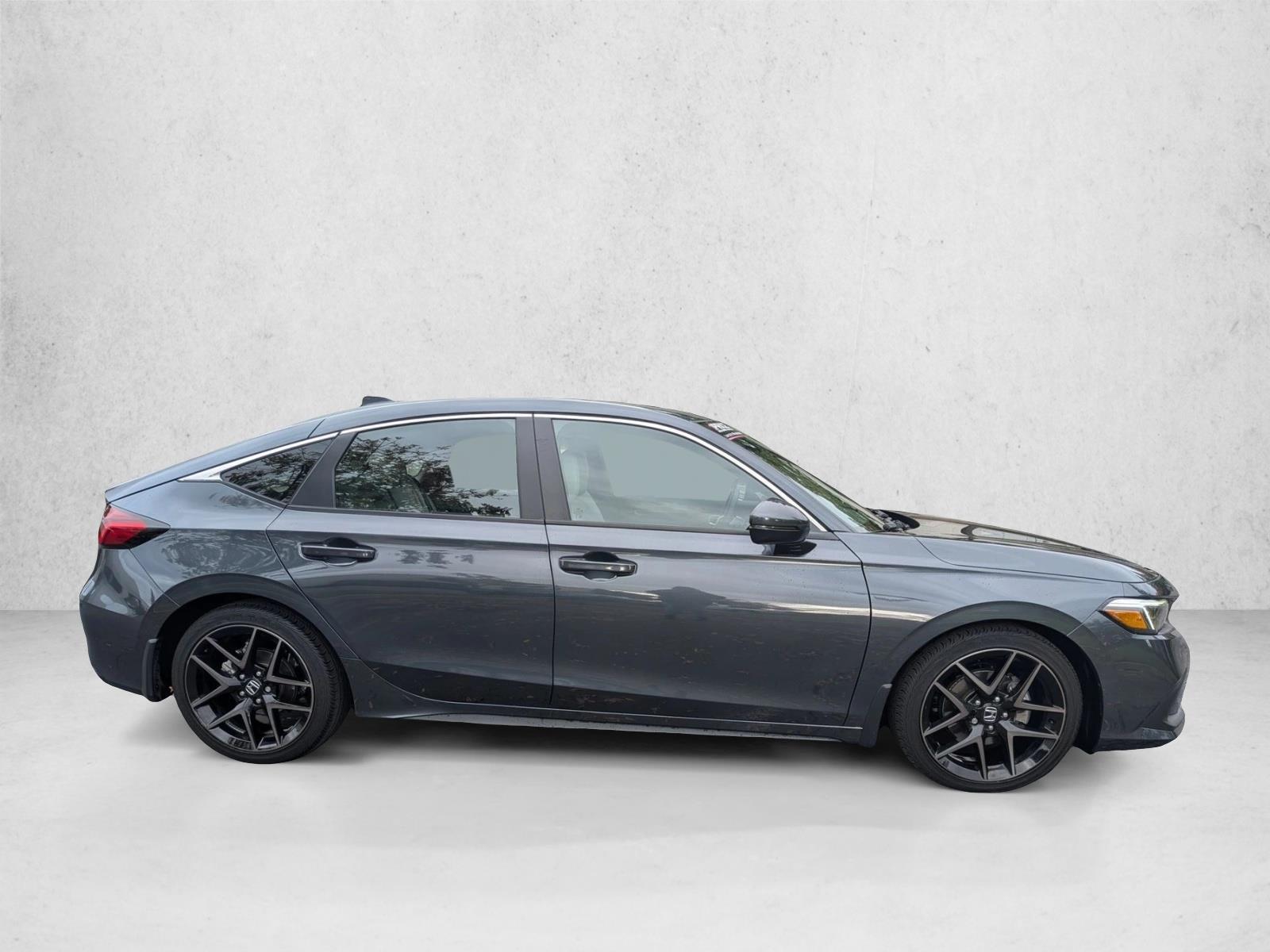 2024 Honda Civic Sport Touring Hatchback photo 3