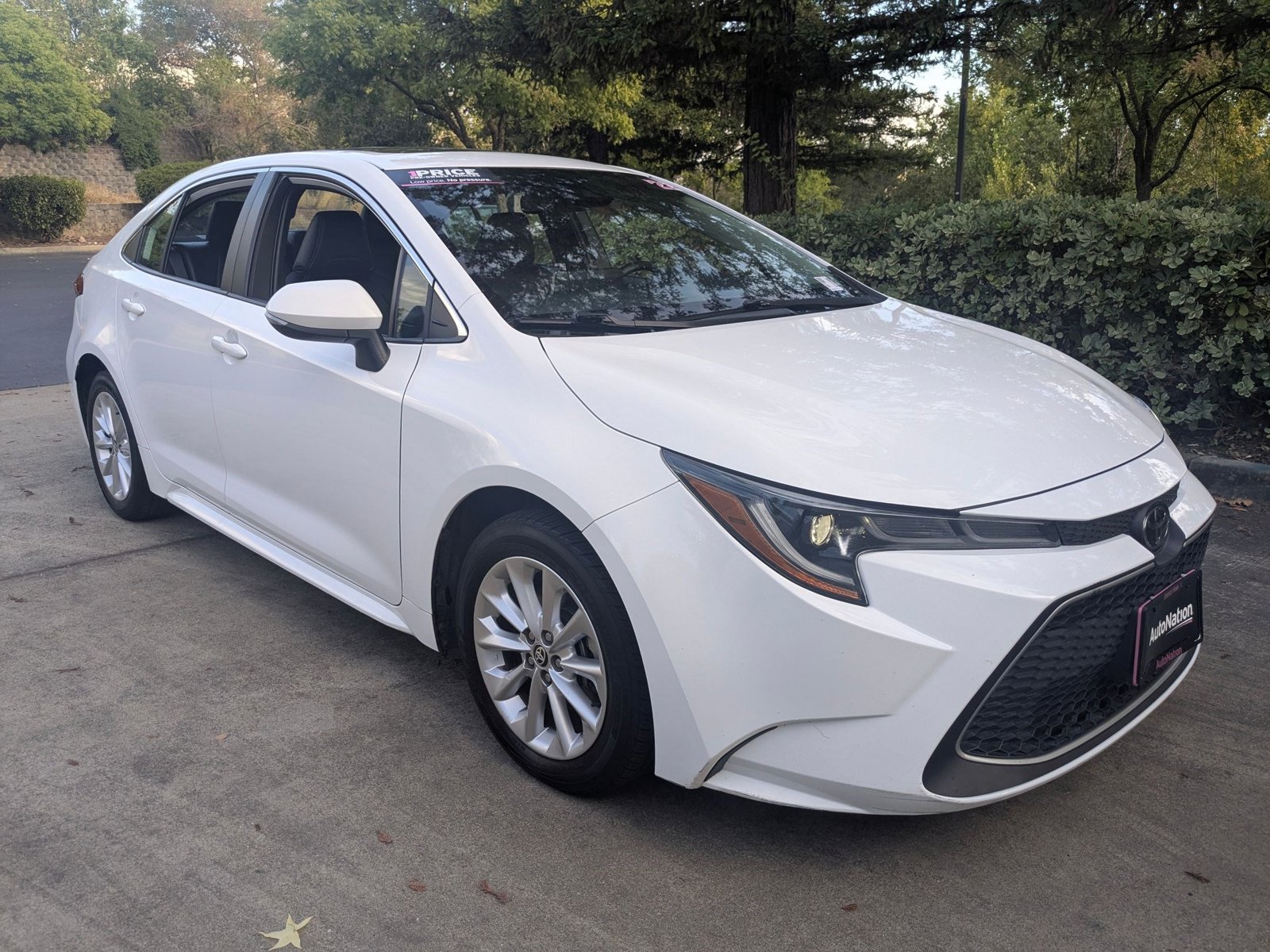 2022 Toyota Corolla XLE photo 3