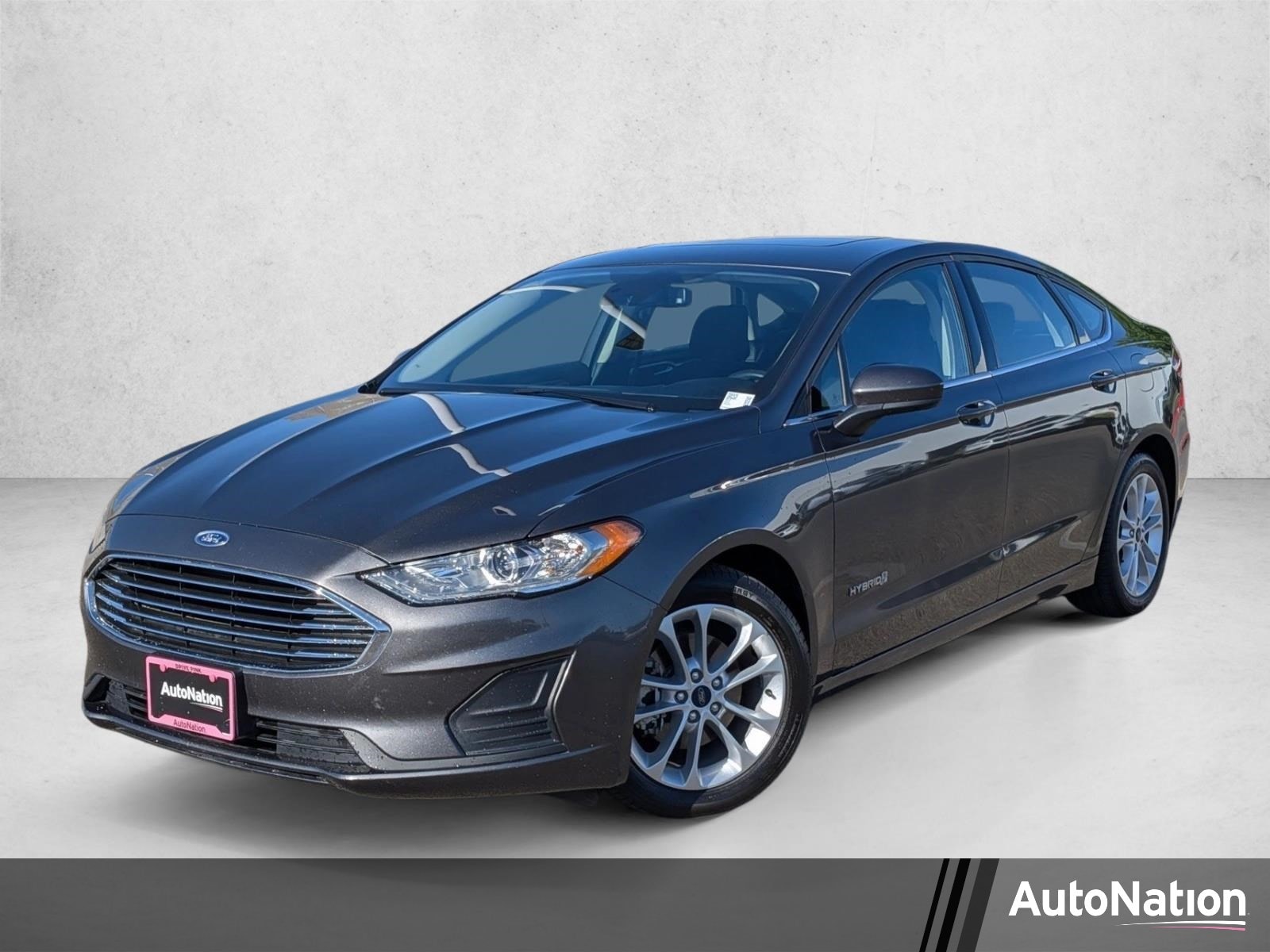 2019 Ford Fusion SE's photo