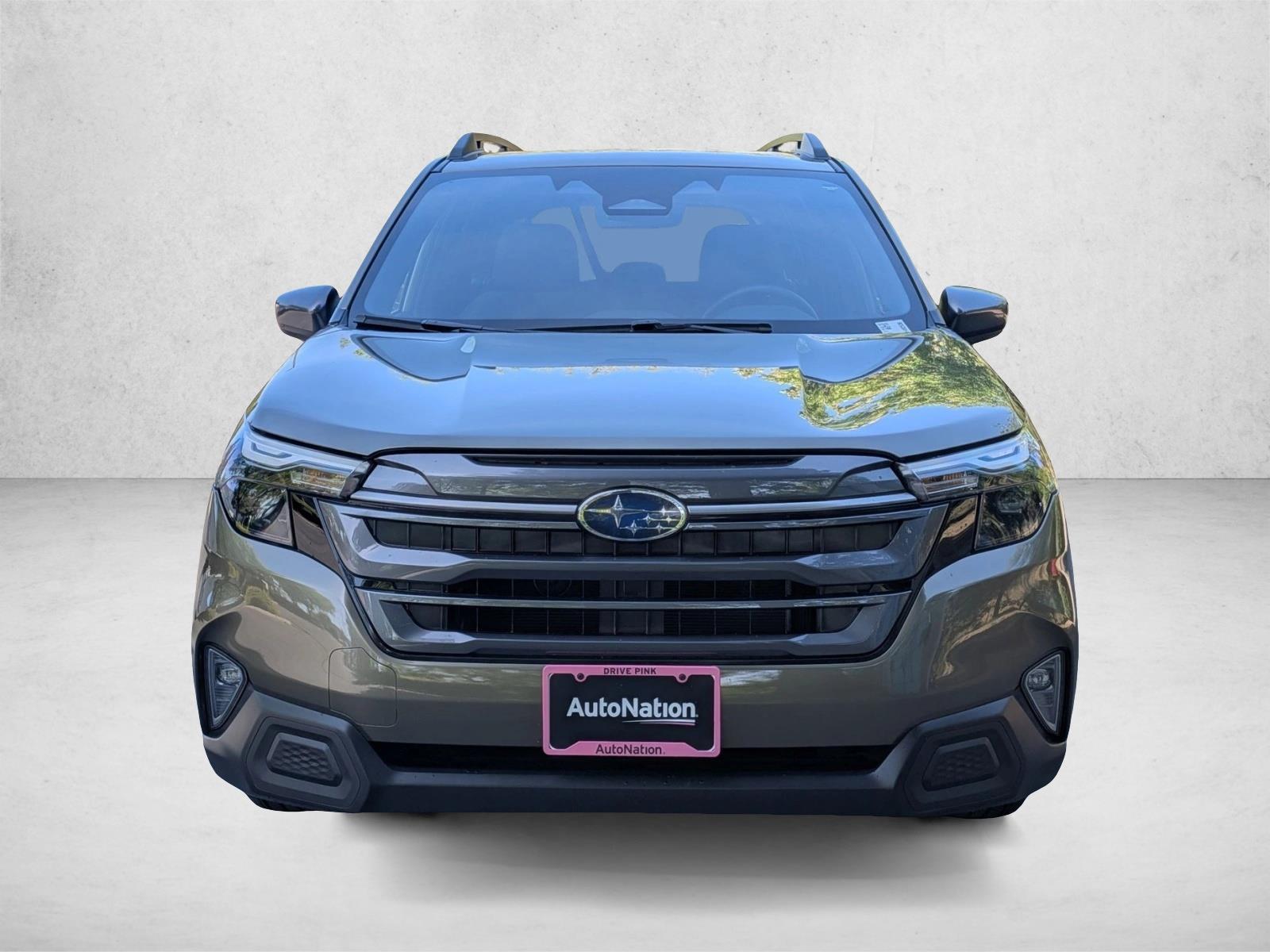 2025 Subaru Forester Premium photo 2