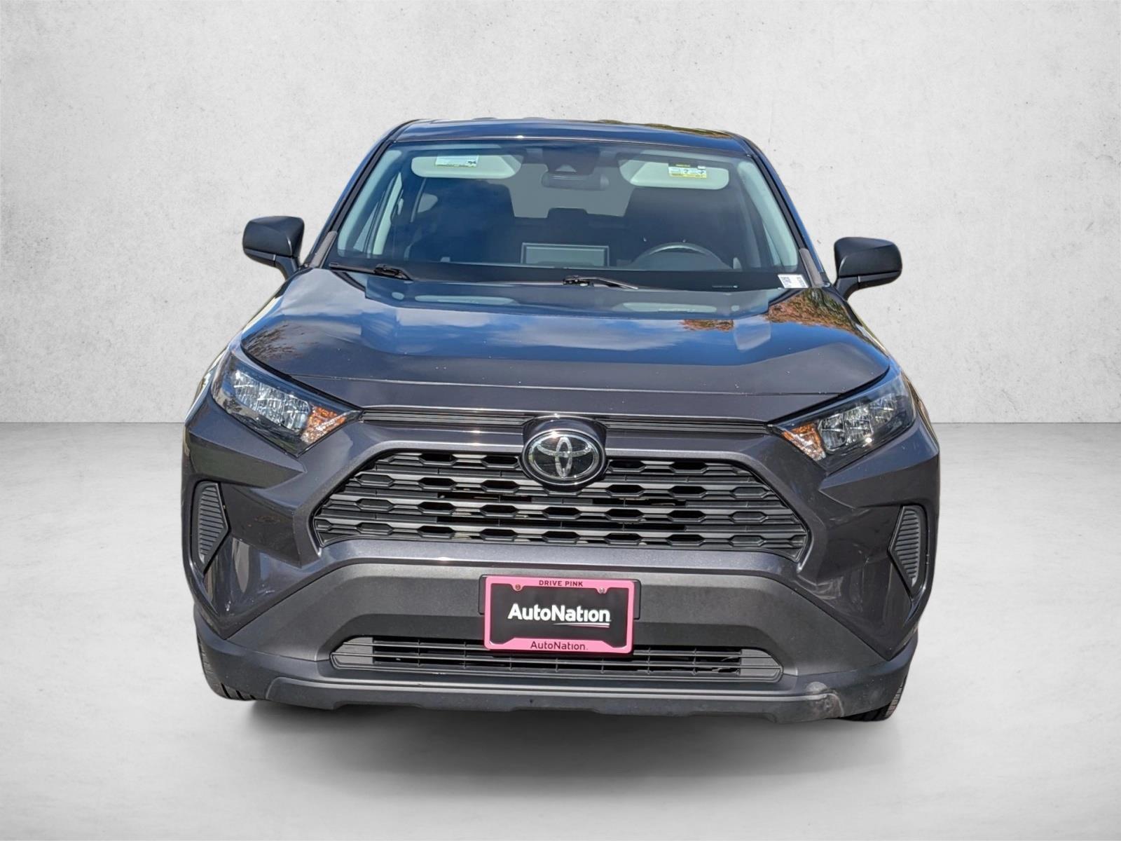 2022 Toyota RAV4 LE photo 2