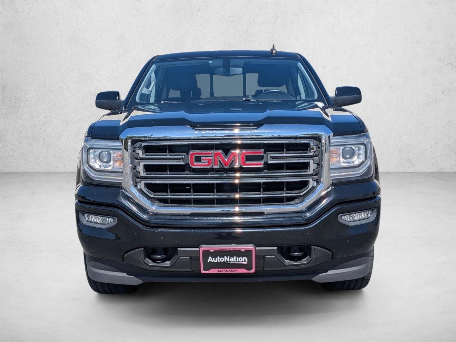 2017 GMC Sierra 1500 photo 2