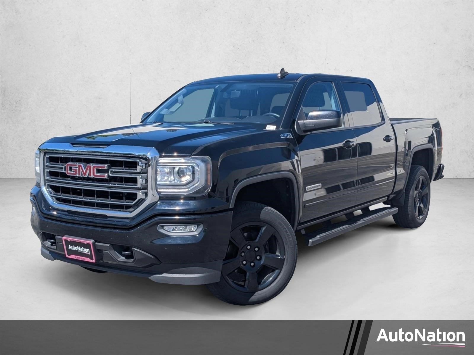 2017 GMC Sierra 4WD Crew Cab Short Box SLE's photo