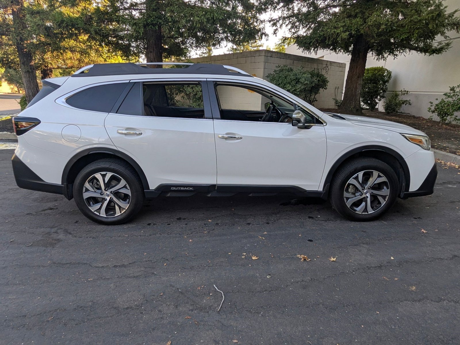 2022 Subaru Outback Touring photo 4