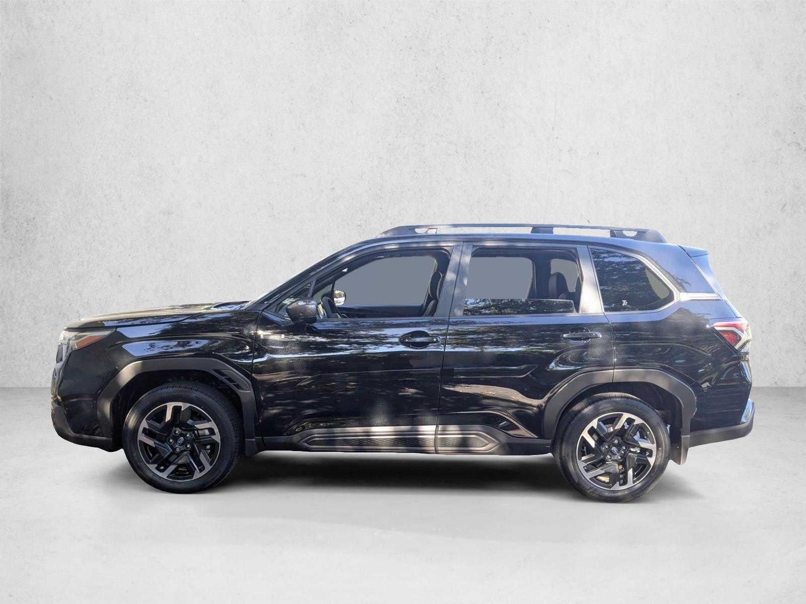 2025 Subaru Forester Limited Hybrid photo 5