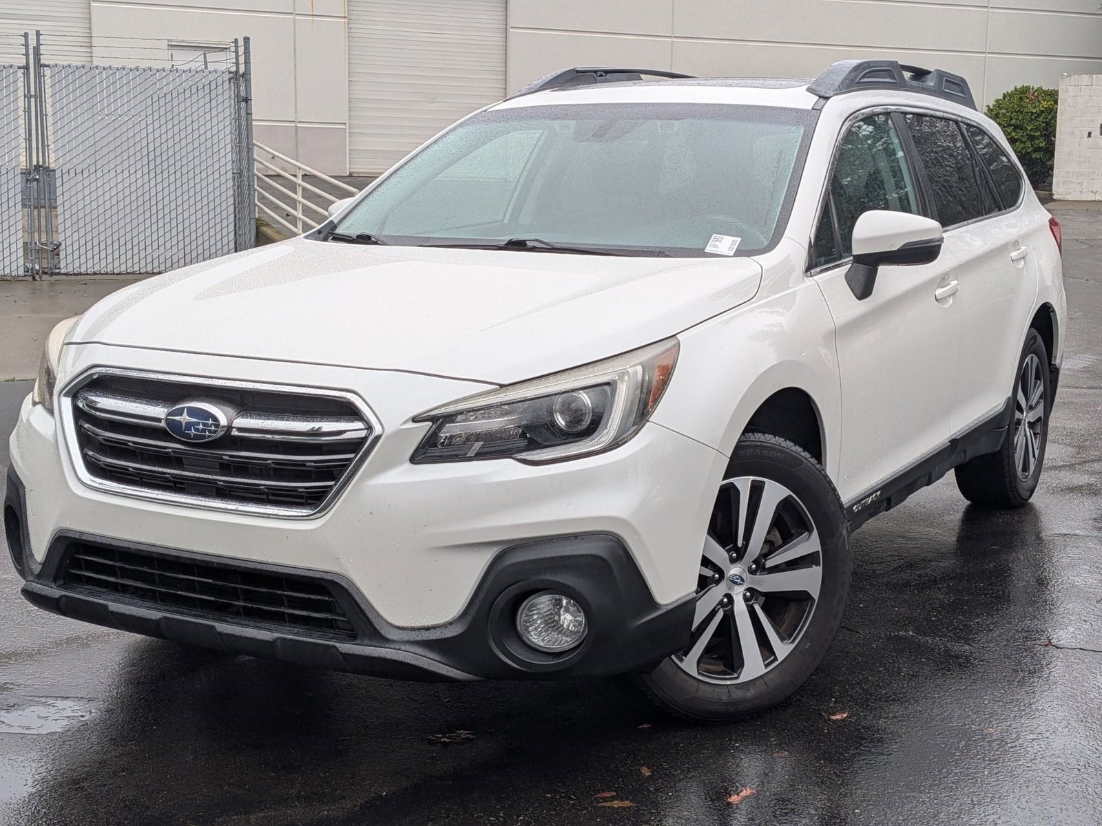 2019 Subaru Outback Limited's photo