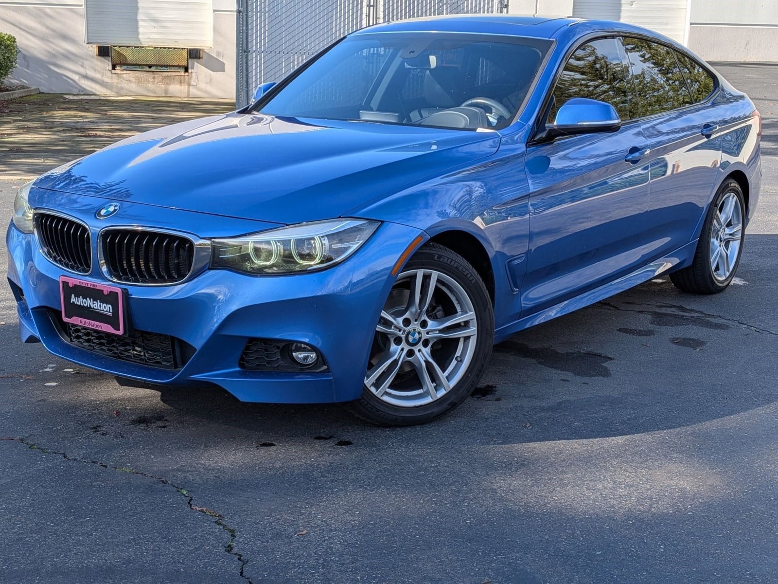 2018 BMW 3 Series 330i's photo