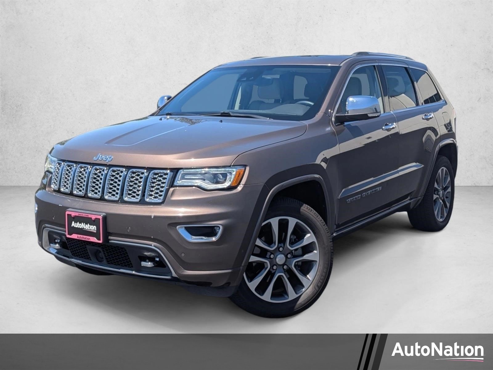 2017 Jeep Grand Cherokee Overland 4WD's photo